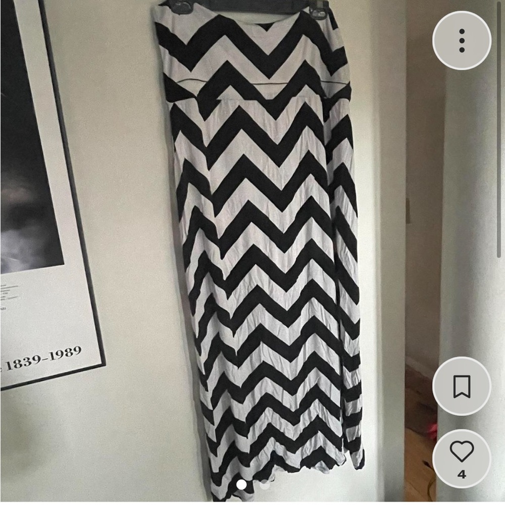 Ana A New Approach black and white chevron zigzag striped maxi skirt